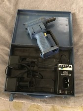 Gesipa AccuBird Nietsetzgerät Nietzange Defekt Bastler Ersatzteilspender