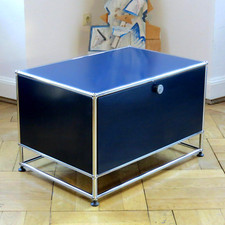 * USM Haller TV Heimkino Lowboard Sideboard Nachttisch * Stahlblau * Sockel * 