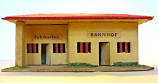 Bahnhof aus Holz/Pappe für Spur S/0 - DDR - RULE ?