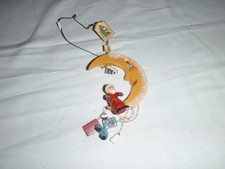 Käthe Wohlfahrt Weihnachtsbaumschmuck,Halbmond mit Nikolaus und Geschenken