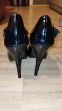 Erogance schwarze Lack-Pumps
