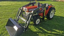 Kleintraktor Kubota mit Frontlader mit Schwimmstellung 