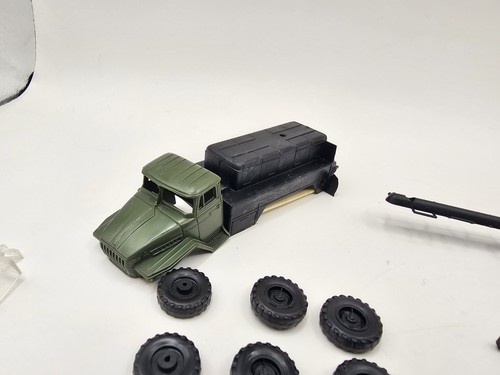 Militär bausatz ural - ,
