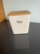 Teedose aus nachhaltigem Bambus, Maße 8x8x8 cm, mit Deckel, dicht.