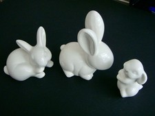 Drei Deko Porzellan Hasen