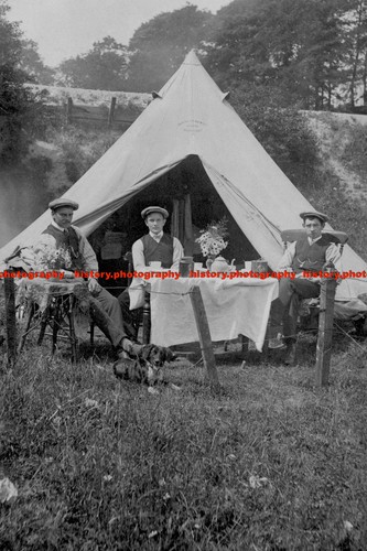 F004371 drei männer - männer, an