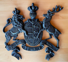 Historisches Wappen Württembergs aus Guss, Schrift: "Furchtlos und trew"