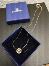 Swarovski-Halskette mit Schwebenden Stein aus Kristallen