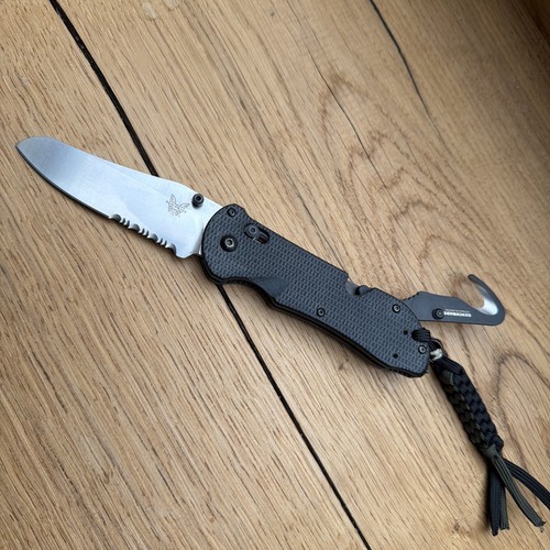Benchmade triage 10 - benchmade, g-10