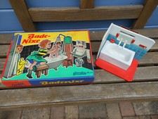  Badenixe - Zubehör und ein kleines Puppenbad