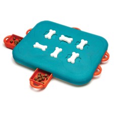 Nina Ottosson Casino Plast Hundespielzeug 35x29cm - Ideen gegen Langeweile