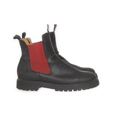 Jolana Fenena, Chelsea Boots