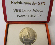 Plakette der LEUNA - WERKE b. Merseburg zum 60. Jahrest. der Oktoberrevolution