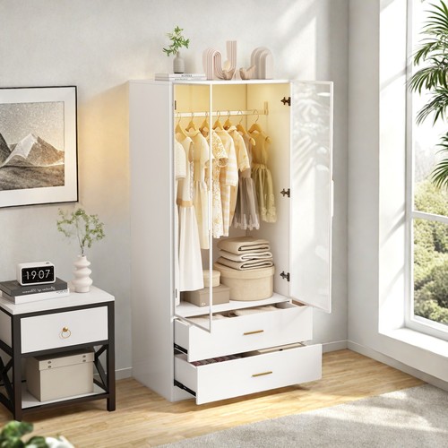 Kleiderschrank mit