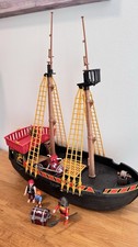 Playmobil Piratenschiff  -  Wie abgebildet mit Figuren