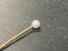 ANTIKE KRAWATTENNADEL GELB