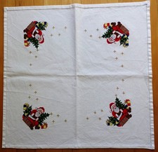 Gestickte mitteldecke - gestickte, /