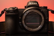 Nikon Z6, 24.5MP DSLM Kit mit NIKKOR Z 24-70mm F/4 S Zoom, 11305 Auslösungen