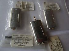 YVES SAINT LAURENT Feuerzeug,    DREI Gastanks neu,  Oldstock  Lighter, Briquet