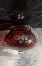 Roter Ätzglas -Pokal Mit Deckel