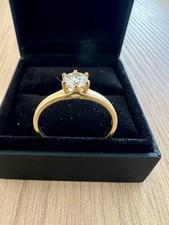 Goldener (750er) Verlobungsring mit Diamant (0,5 Karat)