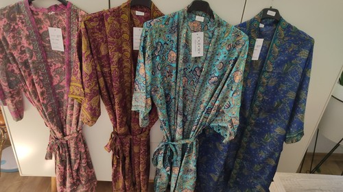 Made india beautiful kimono - india,