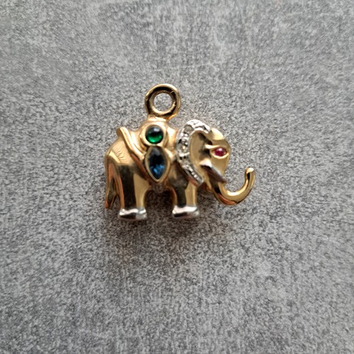 Anhänger mit goldener farbe - goldener,