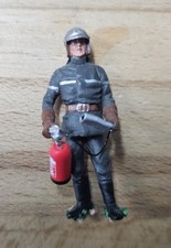 Le Mans Miniatures #FLM132058M Feuerwehrmann Jean-Luc mit Feuerlöscher 1:32