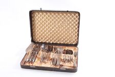 alter Besteckkasten mit