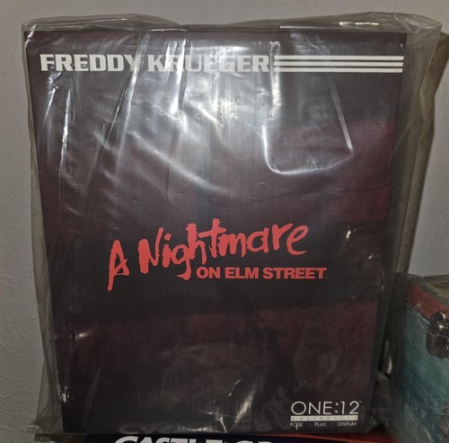 Mezco one collective freddy - one,