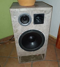 Steinboxen aus edlem Granit