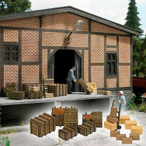 Holzboxen und handwagen - und,