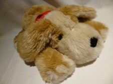 TCM Tchibo Plüschtier Kuscheltier Hund liegend ca. 28 cm.