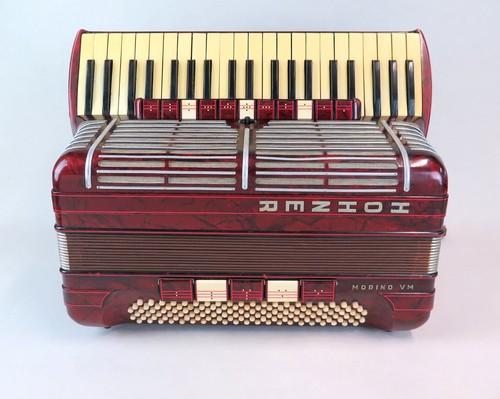 Hohner Morino VM 120 Bass?