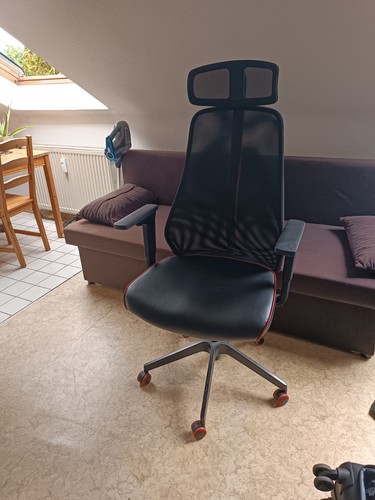 Schreibtisch-/Gamingstuhl