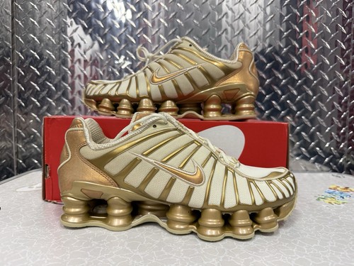 Women nike shox - 9.5,