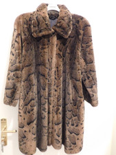 Webpelzmantel in Tigerlook