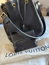 LOUIS VUITTON EPI PETIT NOE Es Gibt Mehrere Gebrauchsspuren M52155