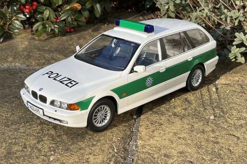 Modellauto triple9 bmw 5er - triple9,