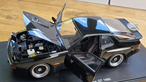 Porsche 924 carrera - 1:18,