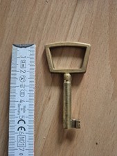 alter Schrank Möbel
