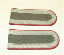 NVA Paar original Schulterklappen Unteroffizier Artillerie, ungetragen