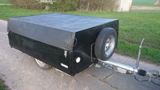 ANHÄNGER MIT DECKEL 500 kg