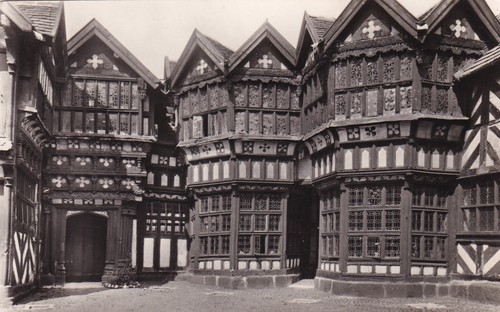 Little moreton hall - little,