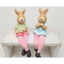 Hasen Paar, Kantenhocker mit rosa Strümpfen, hellblaues Kleid+grüner Pulli, neu