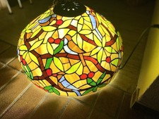 Tiffany-Stil Hängelampe Bleiglas – Blütenmotiv und Vögelmotiv , Vintage,