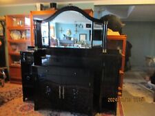 Jugendstil Buffet mit 2 Vitrinen Türme um 1900 in Hochglanz schwarz, H218x215
