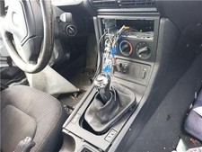 51168397527 MITTELKONSOLE