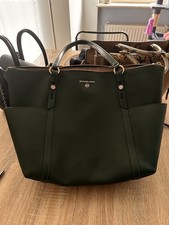 Elegante grüne Michael Kors – die perfekte neue Begleiterin ?
