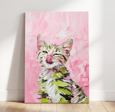 Lustige Katze vor rosa